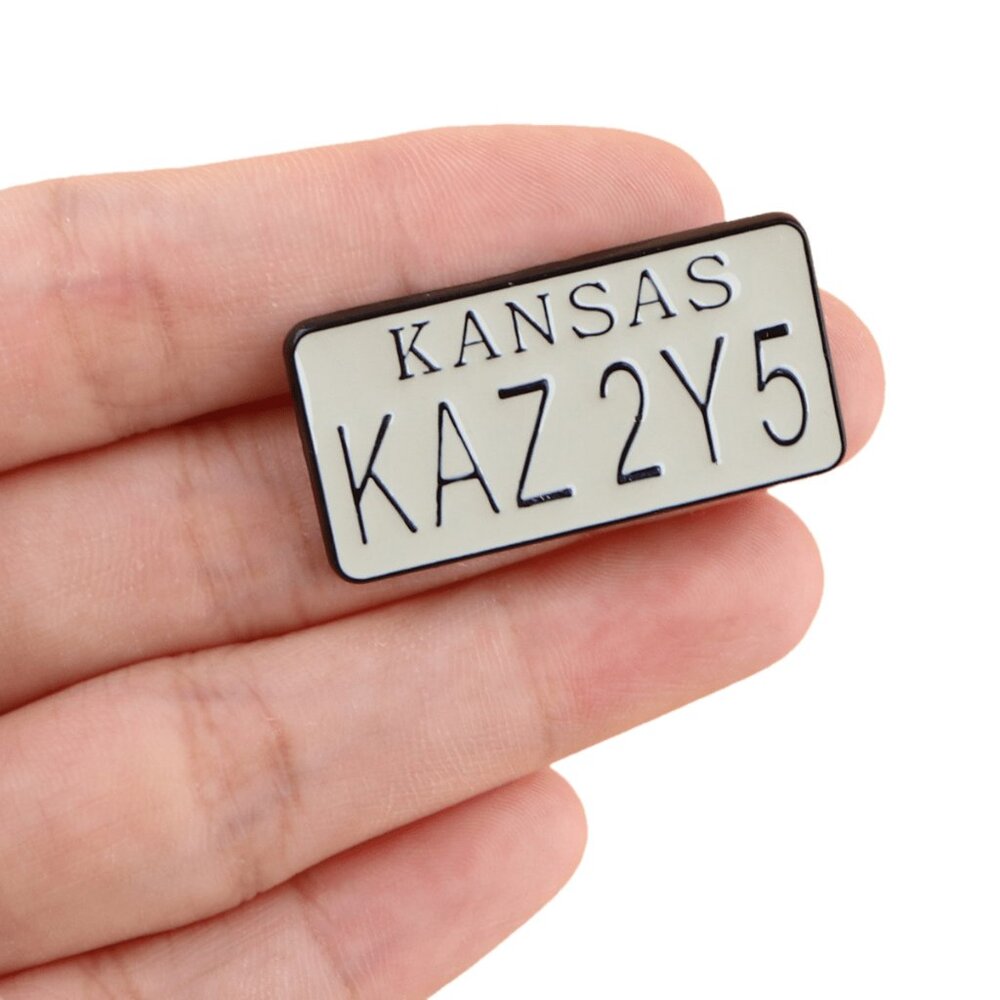 SUPERNATURAL IMPALA KS LICENSE PLATE ‘KAZ 2Y5’ ENAMEL PIN LAPEL PIN BROOCH NWT - Picture 14 of 14
